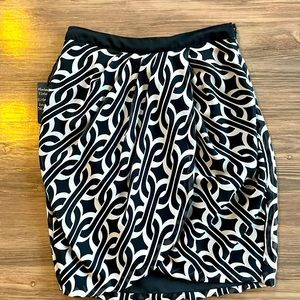 Dimri Geometric Pencil Skirt